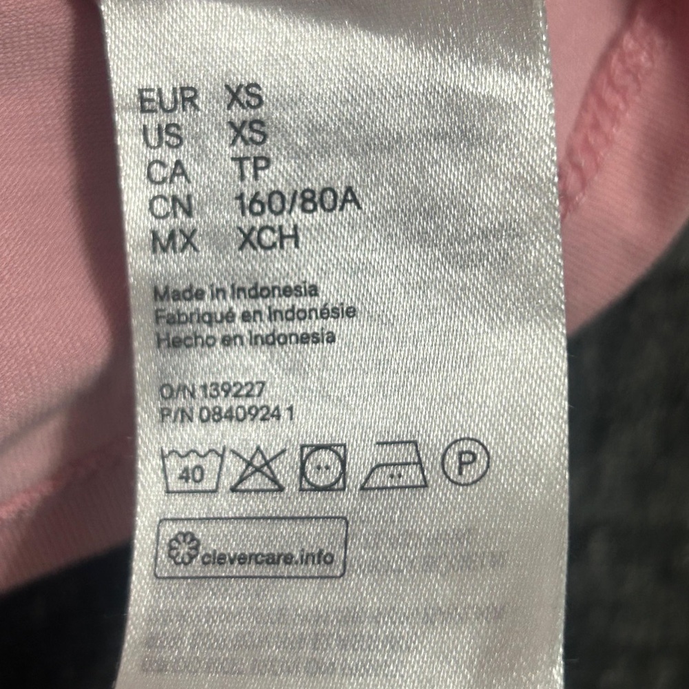 H&M Divided women’s Size XS Selena Gomez Pink Graphic Tee(A273)✨ - Picture 10 of 16